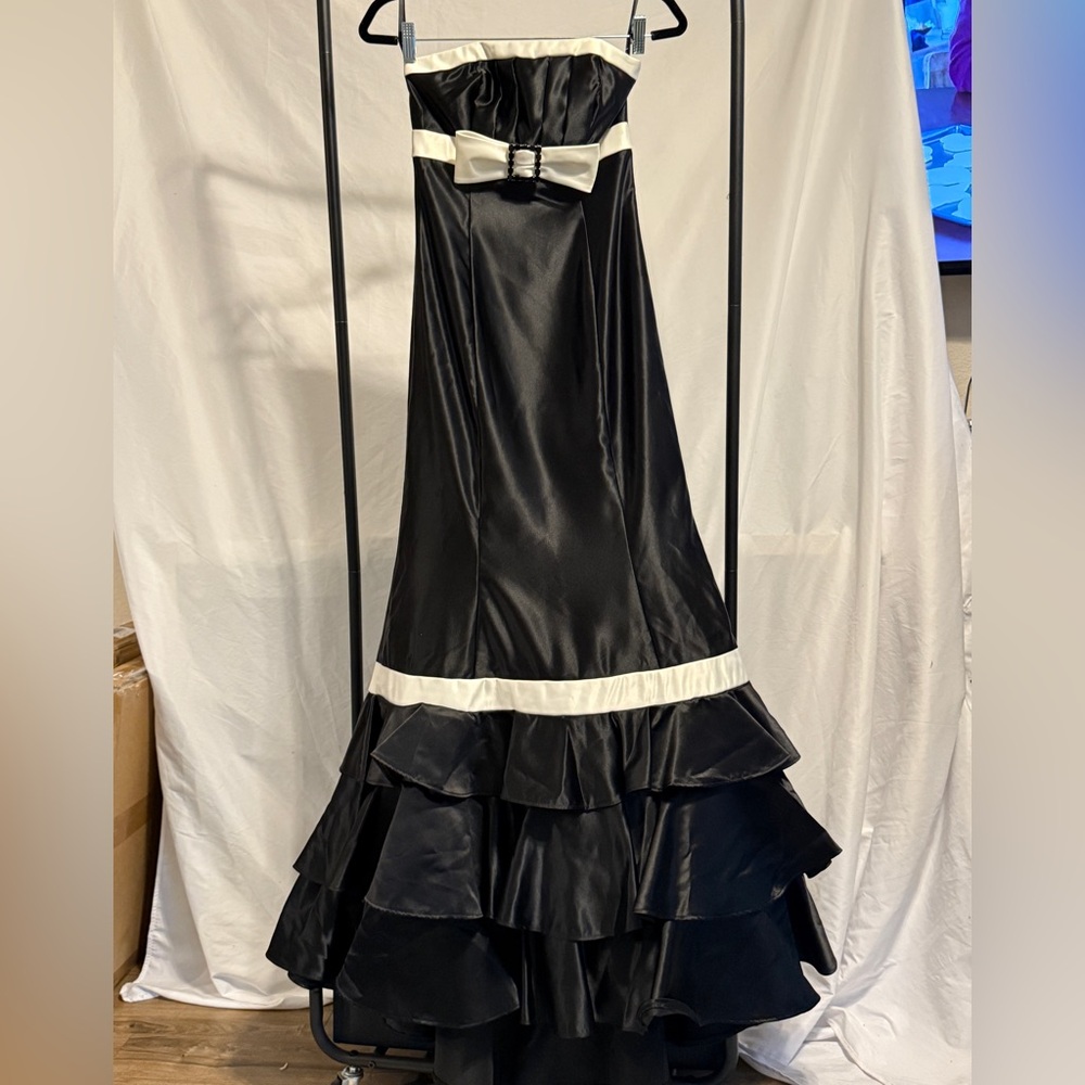 Jessica McClintock for Gunne Sax Vintage Strapless Gown โ Size 3 - Picture 2 of 8